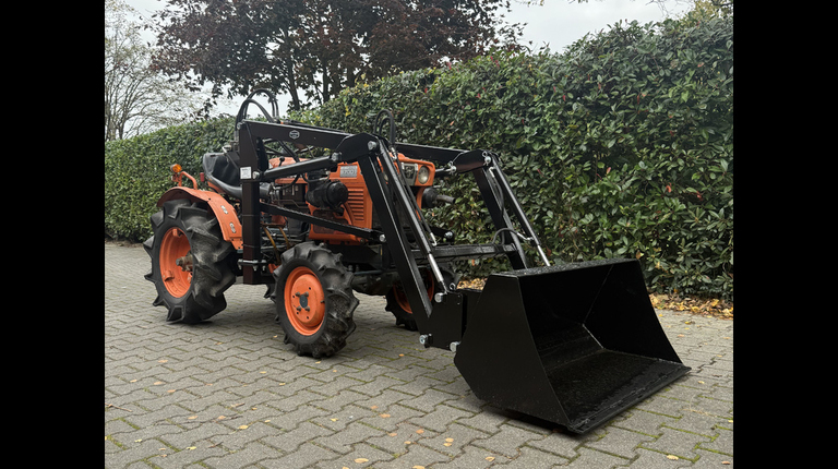 Aanbieding Kubota B7001 met voorlader